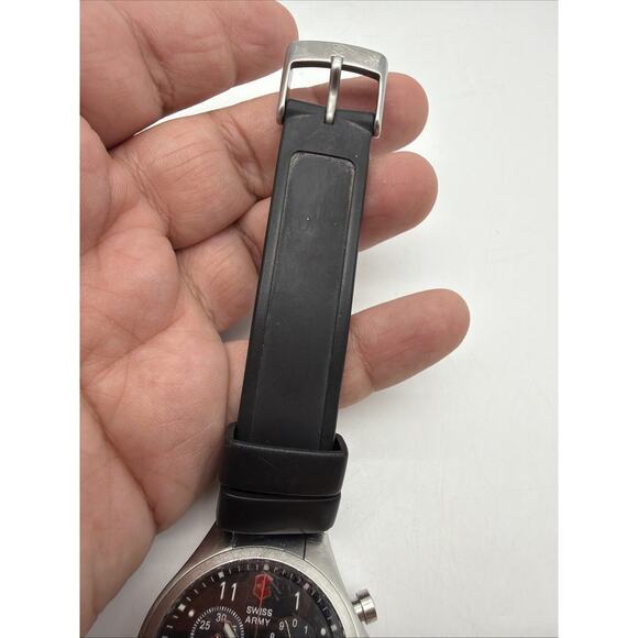 Victorinox Swiss Army Chronograph Men’s Watch 24722 Vintage And Rare New Battery main image 7